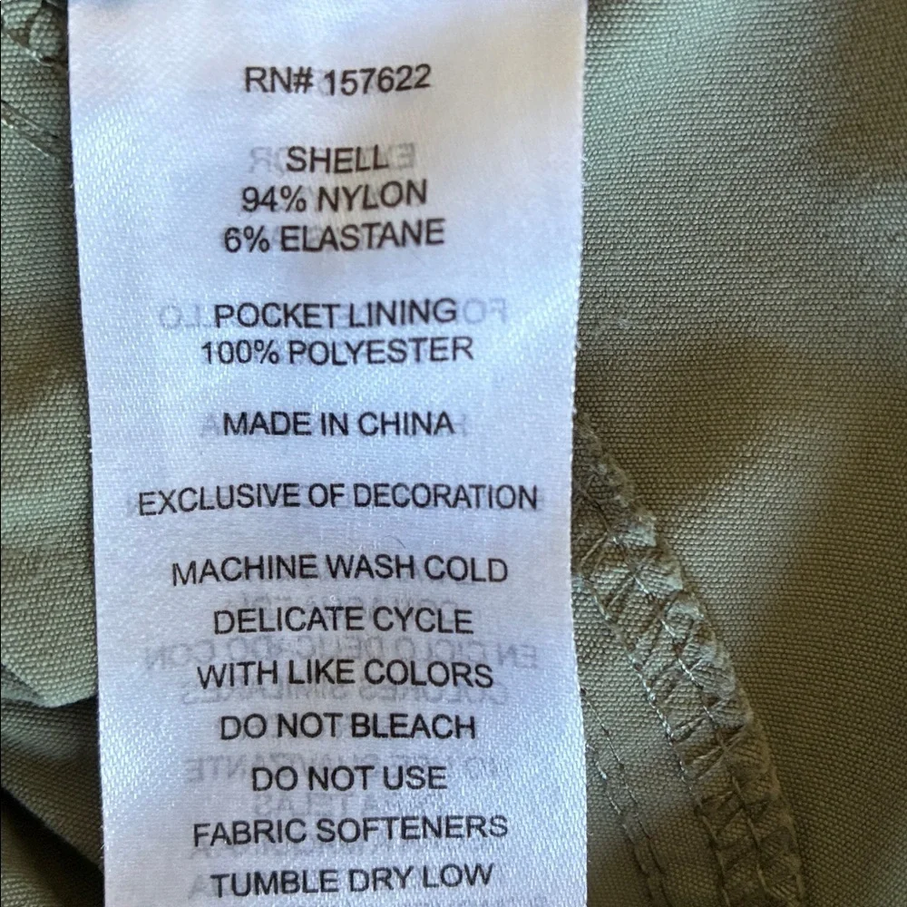 Not For Sale. EDDIE BAUER Olive Green Casual Cropped Pants. 16